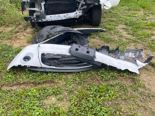 Vehicle Parts Image #3